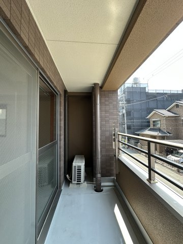 浪速コートのバルコニー