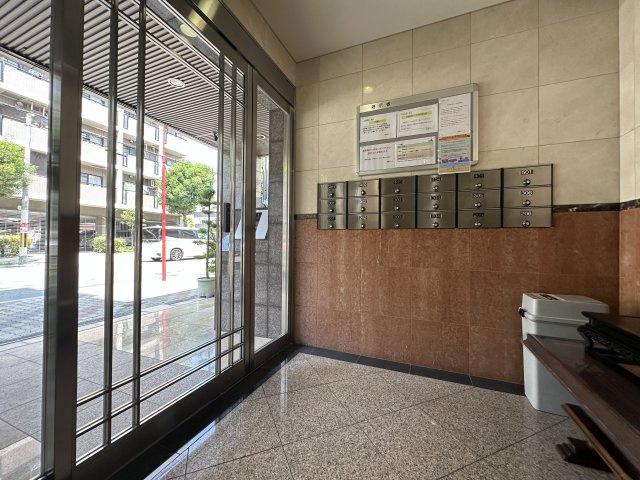 浪速コートのエントランス