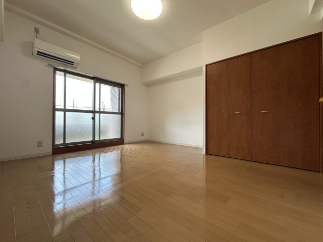 浪速コートの洋室