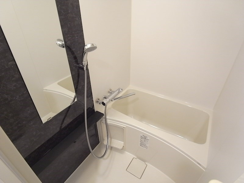 エスリード神戸三宮の浴室