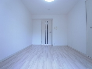 ラ・ウェゾン大石南町の洋室