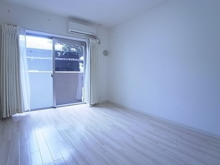 ラ・ウェゾン大石南町の居間・リビング