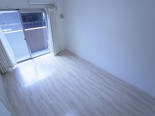 ラ・ウェゾン大石南町の居間・リビング