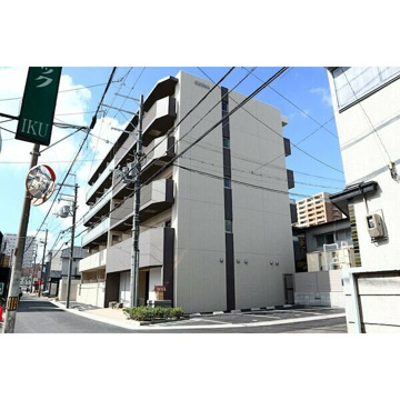 エレベータ付きで、重い荷物があっても便利です！