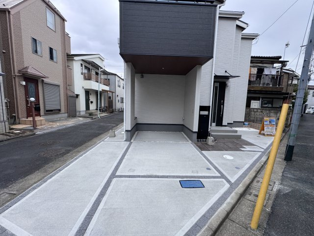 葛飾区東金町５丁目新築戸建【半田小学校：6分】の駐車場|駐車スペース完備