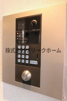 武蔵野市吉祥寺東町１丁目の賃貸マンションのエントランス