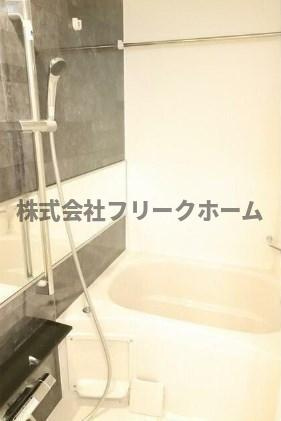 武蔵野市吉祥寺東町１丁目の賃貸マンションの浴室