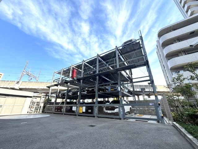 敷地内駐車場あり★（月額12,000円～）