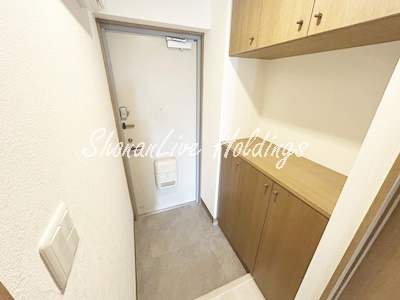 藤沢市弥勒寺３丁目の賃貸マンションの玄関