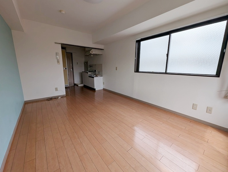 ハイムエスポワールの居間・リビング