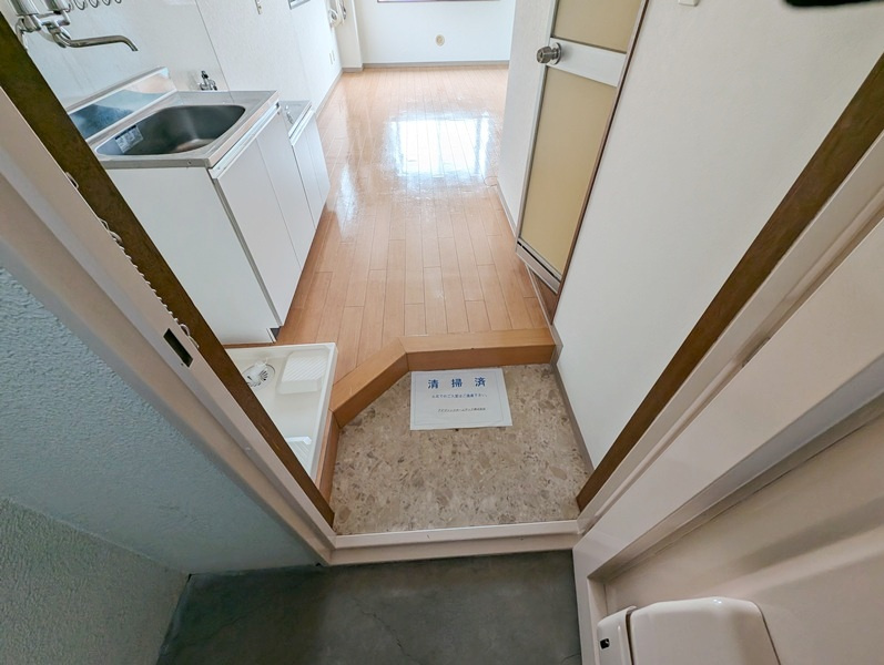 ハイムエスポワールの玄関