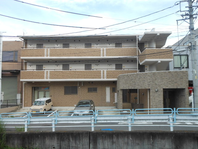 ｌａ　ｔｉｅ　上社の外観