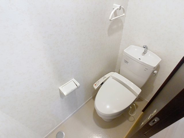 メゾン・ジュネスⅦのトイレ|清潔感のあるトイレです