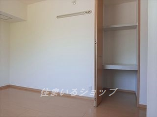 ヴィルヌーブマスダ　B棟の寝室