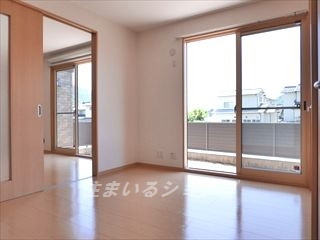 ヴィルヌーブマスダ　B棟の居間・リビング
