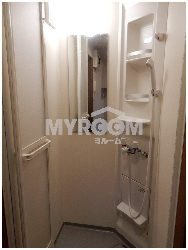 Wisteria（ウィステリア）の浴室|シャワールームとトイレが別になっています☆（同一仕様写真）