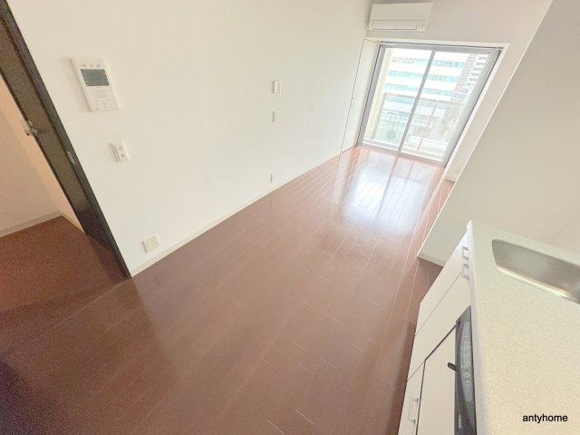 URBAN FLATS中之島　仲介手数料無料の居間・リビング
