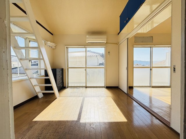 サンライフ二日市の居間・リビング