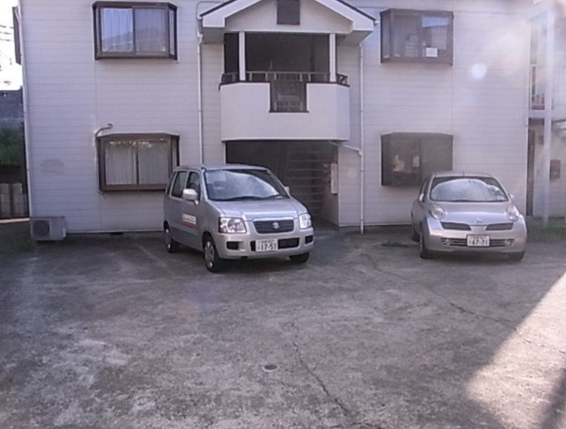 コーポ朝倉A棟の駐車場