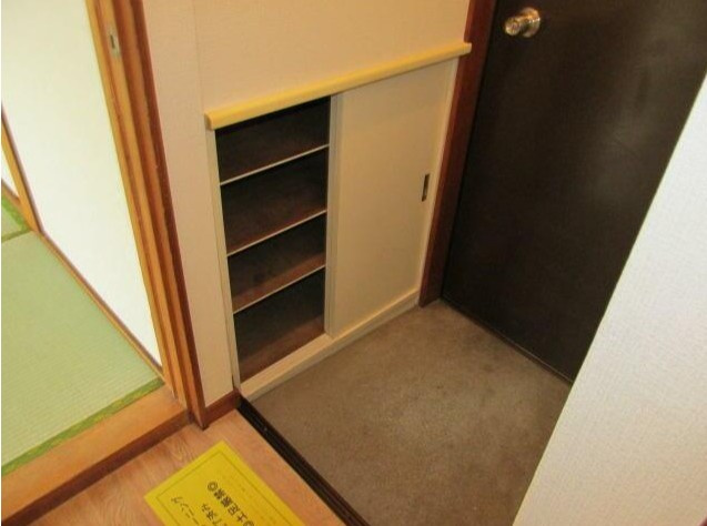 コーポ朝倉A棟の玄関