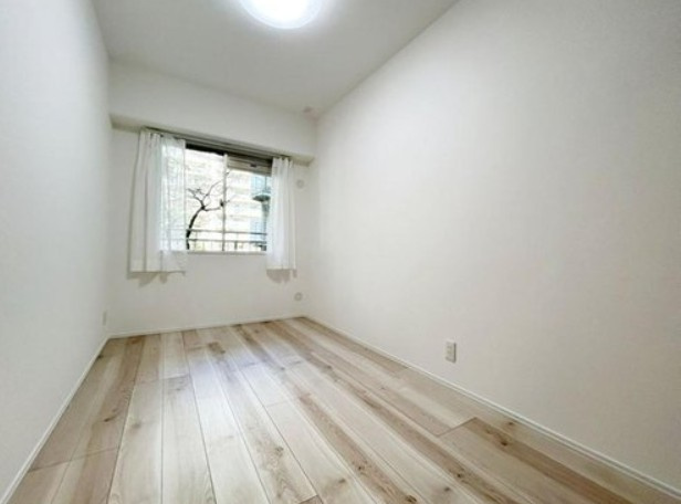 【洋室】 | サンシティJ棟 | 時を忘れて過ごす場所として過ごせるお部屋。