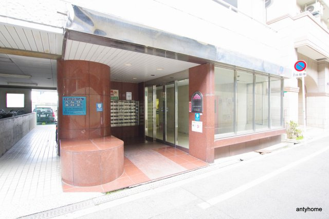 メゾンサクラ9　仲介手数料無料のエントランス