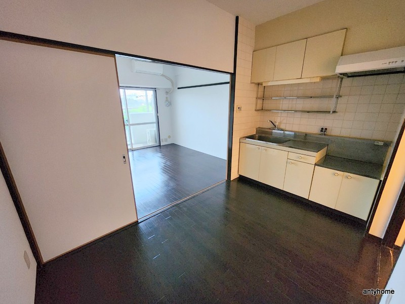 メゾンサクラ9　仲介手数料無料の居間・リビング