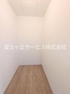 【収納】 | 浜松市中央区笠井町 2期 新築一戸建て | リビングにある収納です