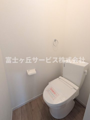 【トイレ】 | 浜松市中央区笠井町 2期 新築一戸建て | １F2F同タイプのトイレがあります