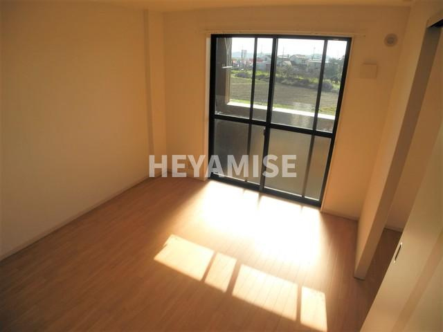 グランディール高来の居間・リビング