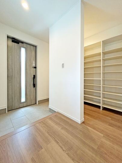 多賀城市新田の玄関