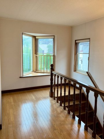 小樽市花園3丁目の内装|3階踊り場