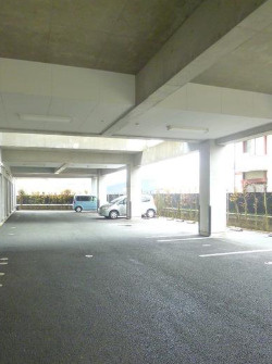 ザ・ライフ南久留米スタイルの駐車場