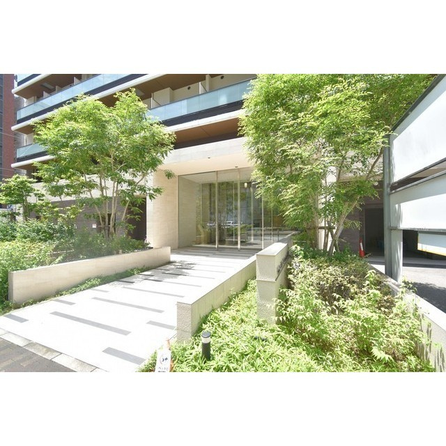 スプランディッド淀屋橋DUEのエントランス