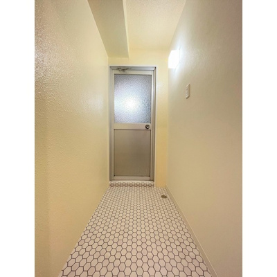 【その他】 | リルームス若草町 | 脱衣所　※同タイプ別部屋の写真となります。