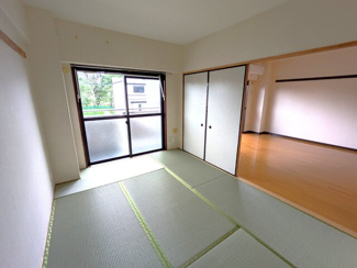 南向き6畳和室です