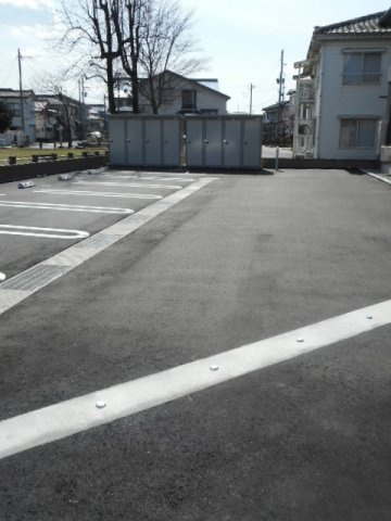 コンフォーティアの駐車場