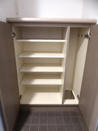 ライオンズマンション白金台の収納|下足入　※前回募集時2023年11月撮影