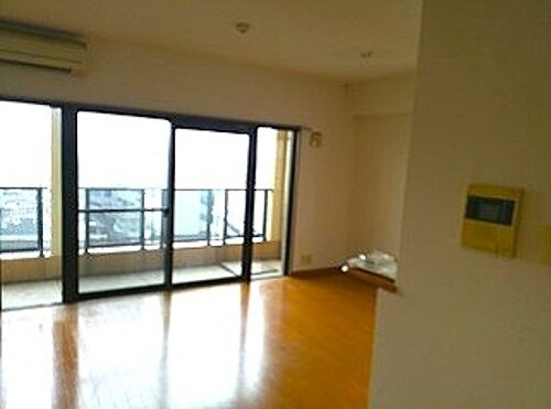 ピュアドームベイサイド博多の居間・リビング|洋室