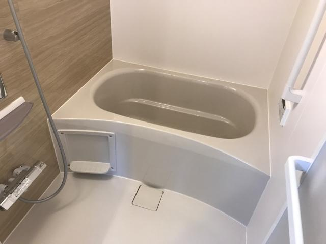 コンフェティの浴室|バス