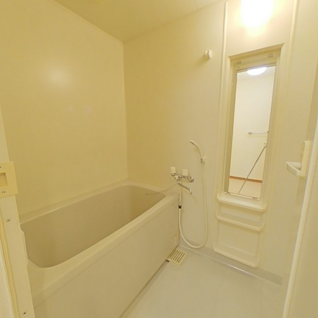 ジェントリィ北一色Ⅱの浴室|追い焚き付き