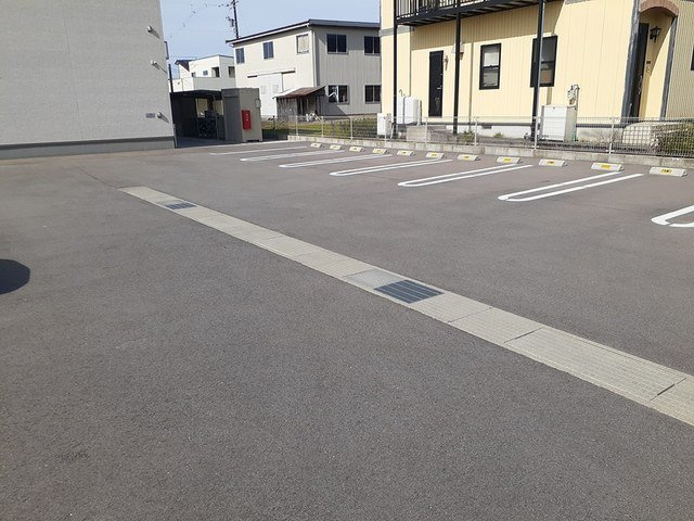 ラフレシール戸破の駐車場|カースペースがあります