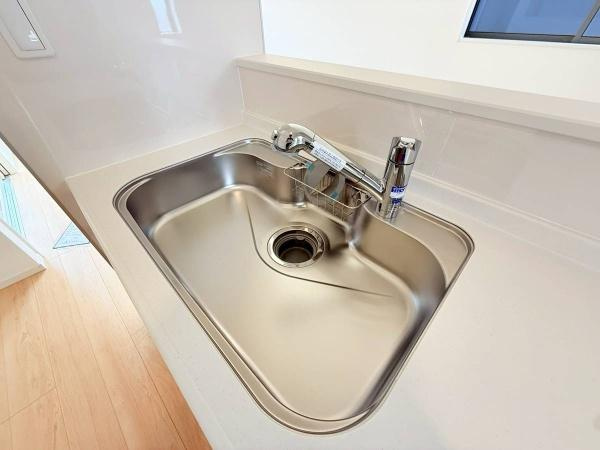 和歌山市北出島第1-2号棟　新築戸建のキッチン