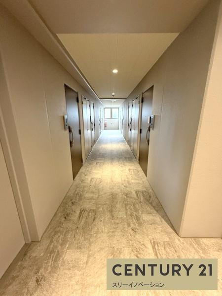 アドバンス大阪フェリーチェのエントランス|★屋内廊下★