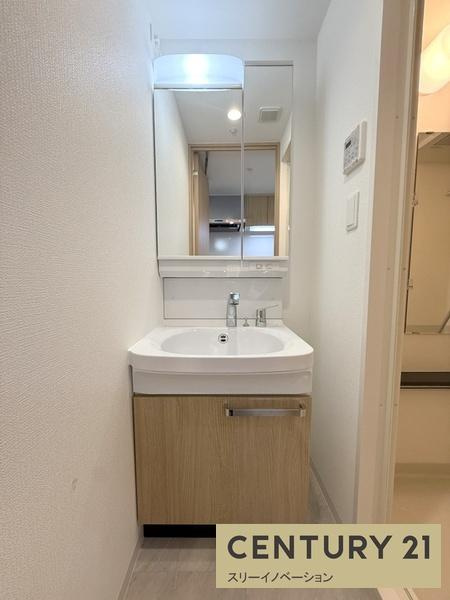 アドバンス大阪フェリーチェの洗面所|★独立洗面台！★