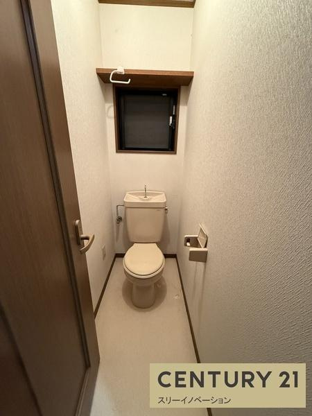 鶴町3丁目中古戸建のトイレ
