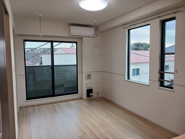 レルージュの居間・リビング