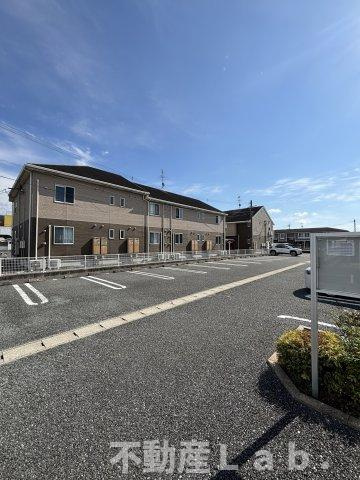 エテルノ　ステラＡの駐車場