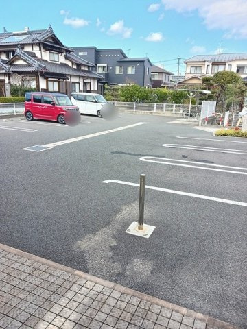 アルバ・ガーデンの駐車場