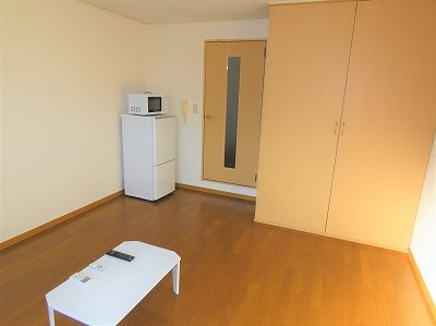 レオパレスファーストステージＳの居間・リビング|フローリングのお部屋です